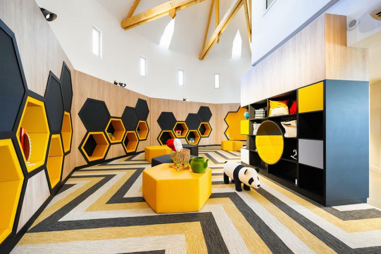 Staycity Aparthotels Near Disneyland Paris 바이유 로망빌리에 외부 사진
