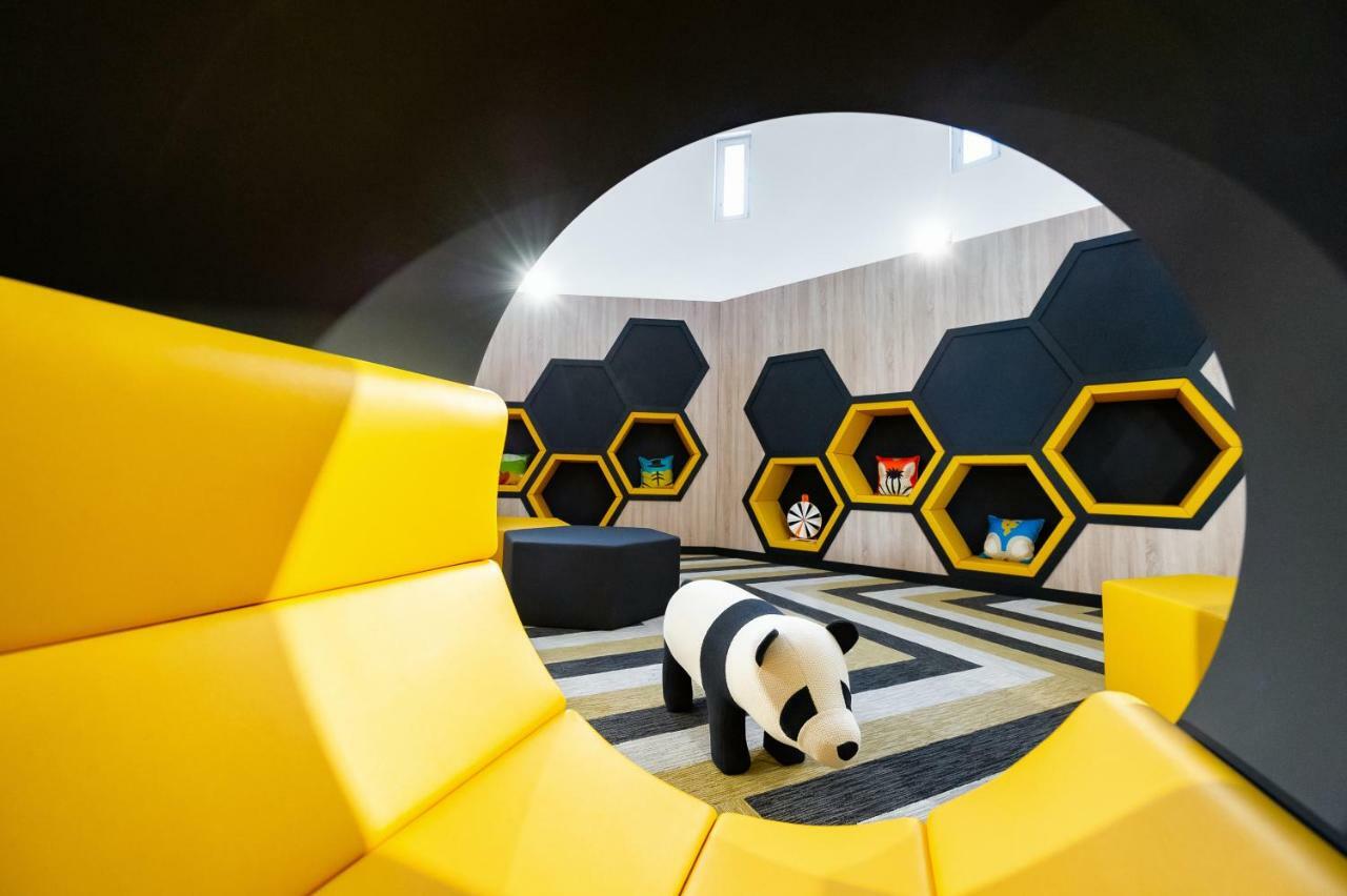 Staycity Aparthotels Near Disneyland Paris 바이유 로망빌리에 외부 사진